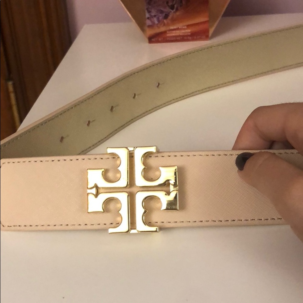 Tory Burch Belt reversible!